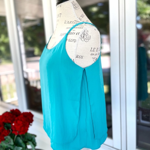 New Women’s The Limited Sleeveless Blouse - Picture 4 of 6